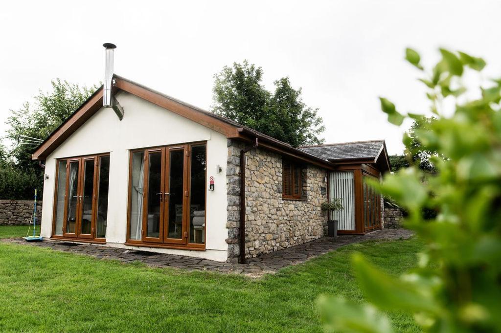 The Anchorage & The Tackleshed Hotel Llancarfan Room photo