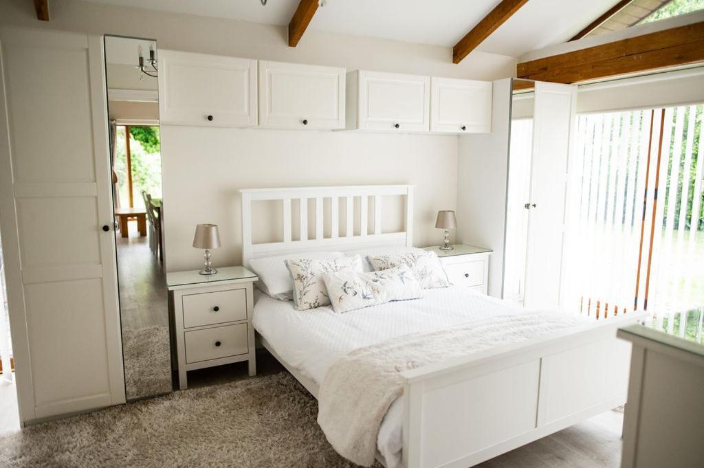 The Anchorage & The Tackleshed Hotel Llancarfan Room photo
